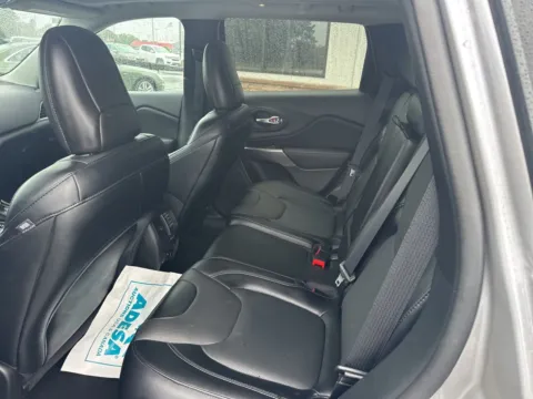 More photos of 2022 Jeep Cherokee Limited at Jerry Hunt Supercenter - Lexington, NC