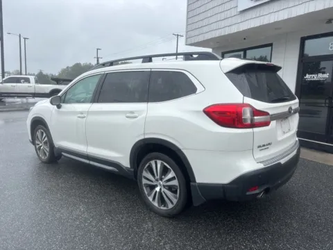 More photos of 2022 Subaru Ascent Limited at Jerry Hunt Supercenter - Lexington, NC