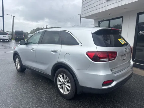 More photos of 2019 Kia Sorento LX at Jerry Hunt Supercenter - Lexington, NC