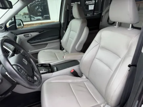 Photos of 2020 Honda Ridgeline RTL-E for sale in Lexington, NC at Jerry Hunt Supercenter - Lexington