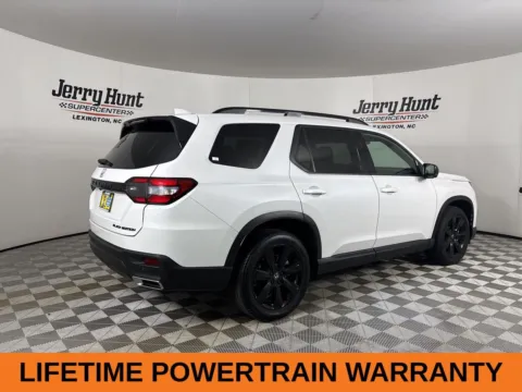 More photos of 2025 Honda Pilot Black Edition at Jerry Hunt Supercenter - Lexington, NC