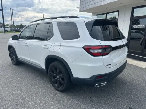 More photos of 2025 Honda Pilot Black Edition at Jerry Hunt Supercenter - Lexington, NC