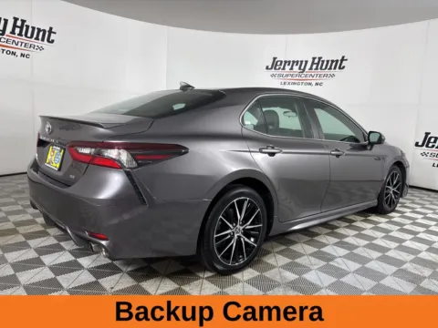 More photos of 2021 Toyota Camry SE at Jerry Hunt Supercenter - Lexington, NC