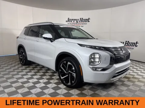 More photos of 2023 Mitsubishi Outlander SEL at Jerry Hunt Supercenter - Lexington, NC