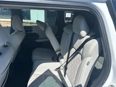 More photos of 2023 Mitsubishi Outlander SEL at Jerry Hunt Supercenter - Lexington, NC