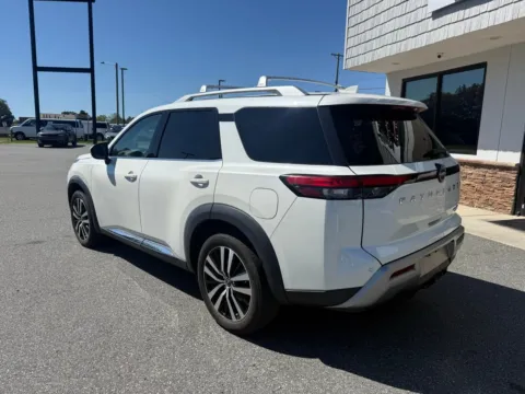 More photos of 2023 Nissan Pathfinder Platinum at Jerry Hunt Supercenter - Lexington, NC