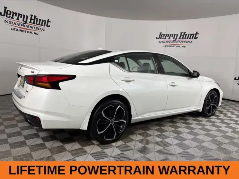 More photos of 2023 Nissan Altima 2.5 SR at Jerry Hunt Supercenter - Lexington, NC