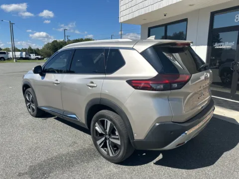 More photos of 2023 Nissan Rogue Platinum at Jerry Hunt Supercenter - Lexington, NC