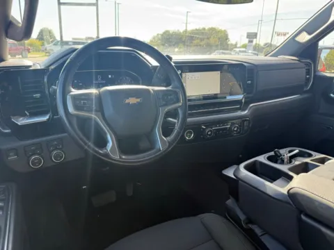 More photos of 2022 Chevrolet Silverado 1500 LT at Jerry Hunt Supercenter - Lexington, NC