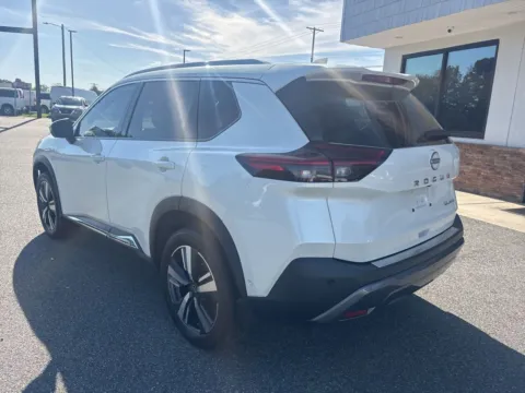 More photos of 2023 Nissan Rogue SL at Jerry Hunt Supercenter - Lexington, NC