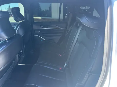 More photos of 2022 Jeep Grand Cherokee Overland at Jerry Hunt Supercenter - Lexington, NC