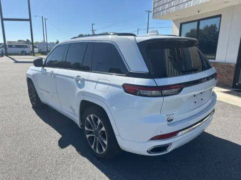 More photos of 2022 Jeep Grand Cherokee Overland at Jerry Hunt Supercenter - Lexington, NC