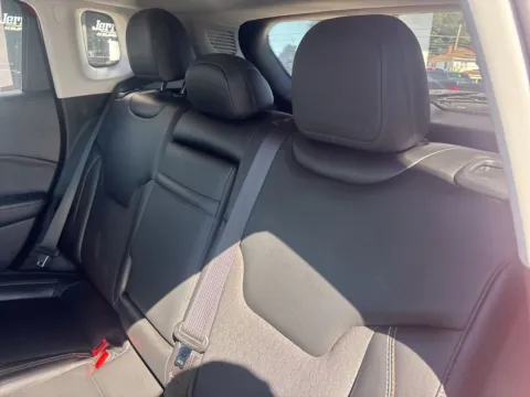 More photos of 2019 Jeep Compass Latitude at Jerry Hunt Supercenter - Lexington, NC