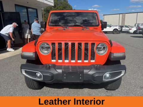 More photos of 2020 Jeep Gladiator Overland at Jerry Hunt Supercenter - Lexington, NC