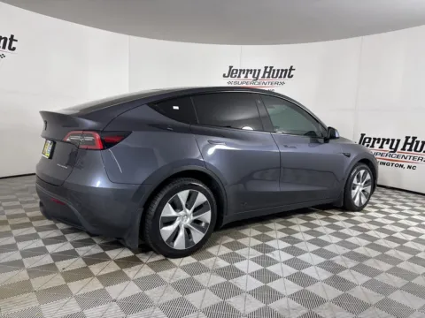 More photos of 2021 Tesla Model Y Long Range at Jerry Hunt Supercenter - Lexington, NC