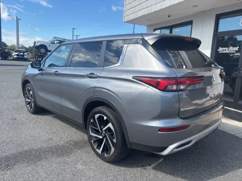 More photos of 2023 Mitsubishi Outlander SE at Jerry Hunt Supercenter - Lexington, NC