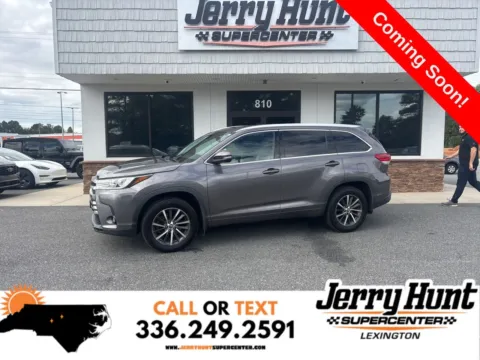 Gray 2018 Toyota Highlander XLE for sale in Lexington, NC