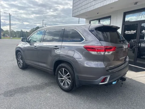 More photos of 2018 Toyota Highlander XLE at Jerry Hunt Supercenter - Lexington, NC
