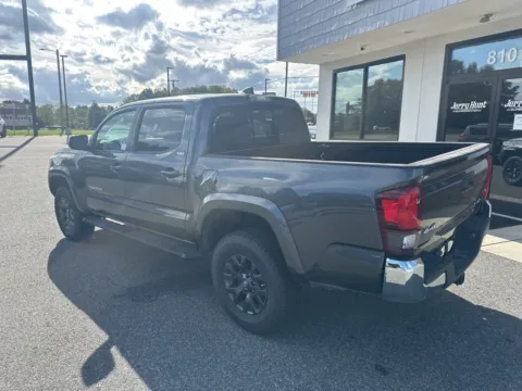More photos of 2020 Toyota Tacoma SR5 at Jerry Hunt Supercenter - Lexington, NC