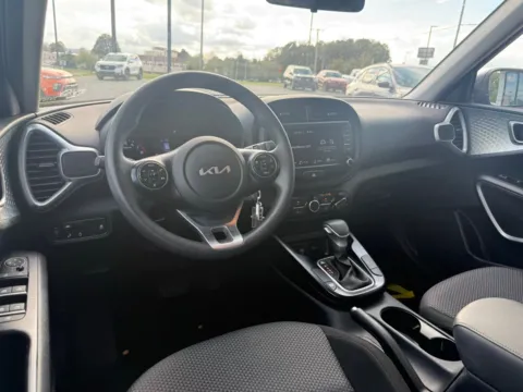 More photos of 2022 Kia Soul LX at Jerry Hunt Supercenter - Lexington, NC