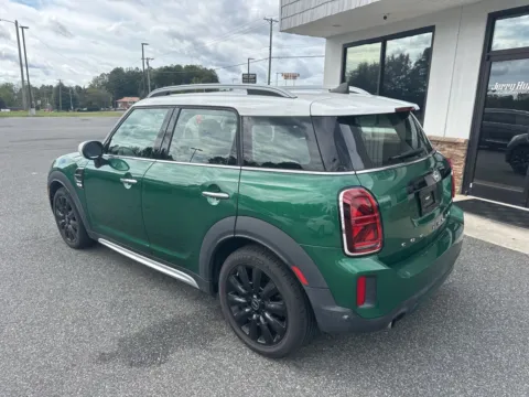 More photos of 2022 MINI Cooper Countryman at Jerry Hunt Supercenter - Lexington, NC