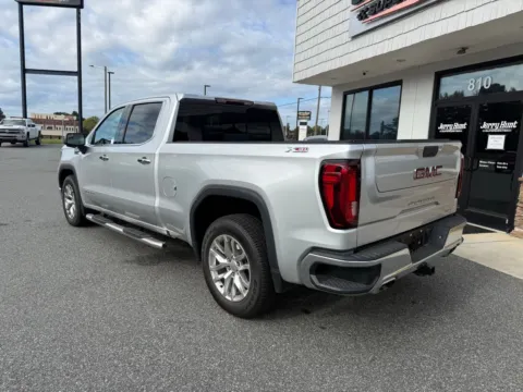 More photos of 2022 GMC Sierra 1500 Limited SLT at Jerry Hunt Supercenter - Lexington, NC
