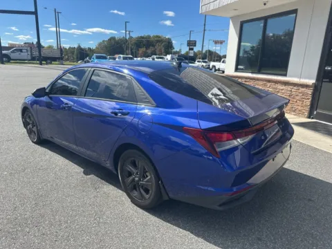 More photos of 2021 Hyundai Elantra SEL at Jerry Hunt Supercenter - Lexington, NC