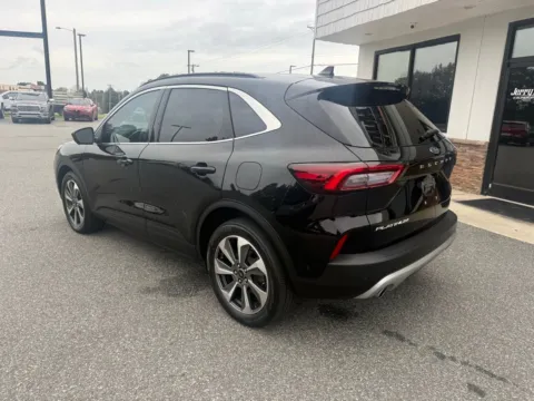 More photos of 2023 Ford Escape Hybrid Platinum at Jerry Hunt Supercenter - Lexington, NC