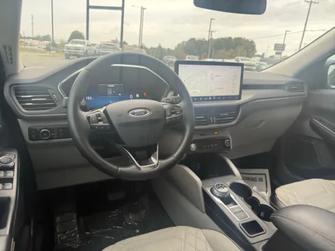 More photos of 2023 Ford Escape Hybrid Platinum at Jerry Hunt Supercenter - Lexington, NC