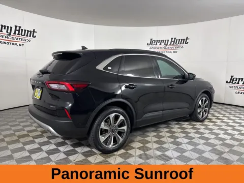 More photos of 2023 Ford Escape Hybrid Platinum at Jerry Hunt Supercenter - Lexington, NC