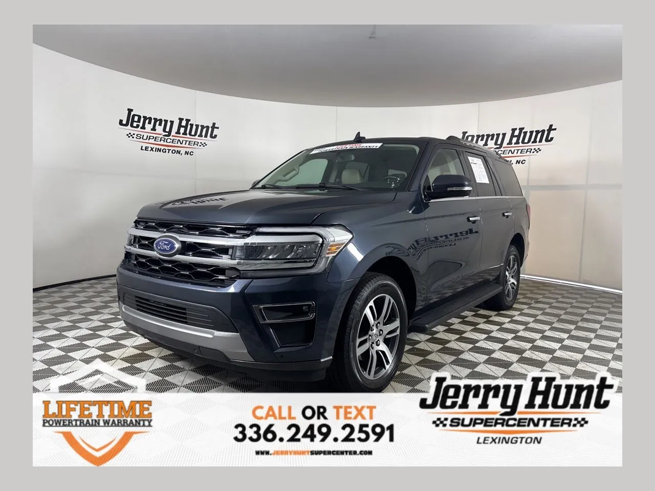 2024 Ford Expedition Limited's photo