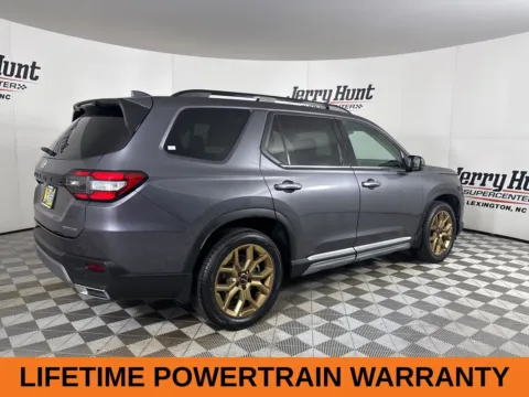 More photos of 2024 Honda Pilot Touring at Jerry Hunt Supercenter - Lexington, NC