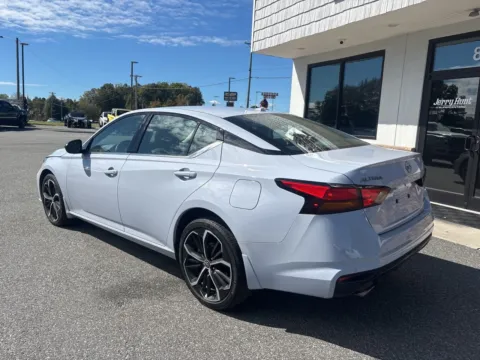 More photos of 2024 Nissan Altima 2.5 SR at Jerry Hunt Supercenter - Lexington, NC