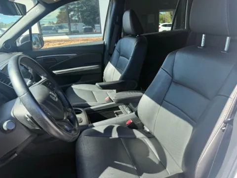 Photos of 2022 Honda Passport EX-L for sale in Lexington, NC at Jerry Hunt Supercenter - Lexington