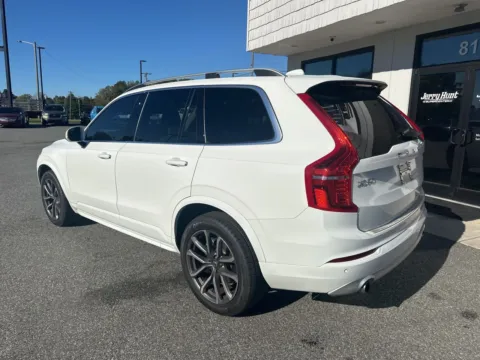 More photos of 2019 Volvo XC90 T5 Momentum at Jerry Hunt Supercenter - Lexington, NC