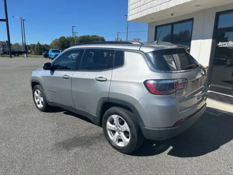More photos of 2021 Jeep Compass Latitude at Jerry Hunt Supercenter - Lexington, NC