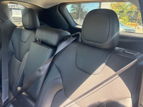 More photos of 2022 Jeep Cherokee Limited at Jerry Hunt Supercenter - Lexington, NC