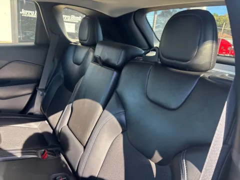 More photos of 2019 Jeep Cherokee Latitude Plus at Jerry Hunt Supercenter - Lexington, NC