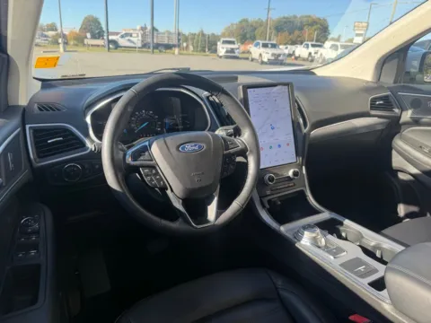 More photos of 2021 Ford Edge SEL at Jerry Hunt Supercenter - Lexington, NC