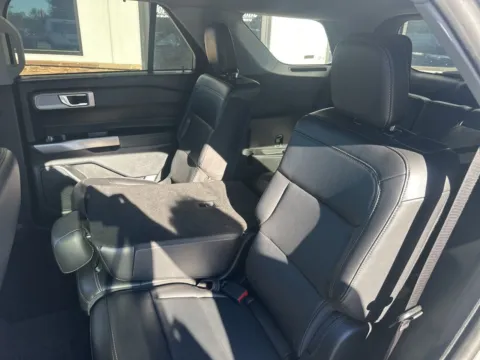 More photos of 2024 Ford Explorer Limited at Jerry Hunt Supercenter - Lexington, NC