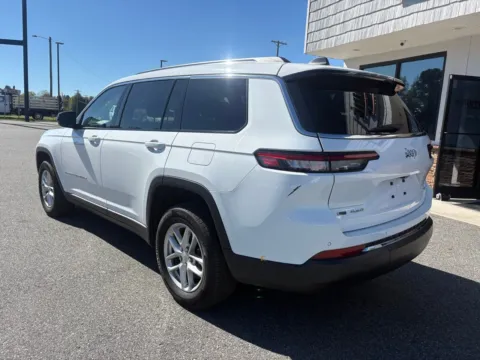 More photos of 2023 Jeep Grand Cherokee L Laredo at Jerry Hunt Supercenter - Lexington, NC
