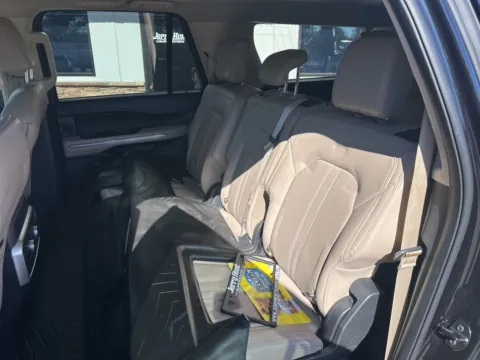 More photos of 2022 Ford Expedition Max Limited at Jerry Hunt Supercenter - Lexington, NC