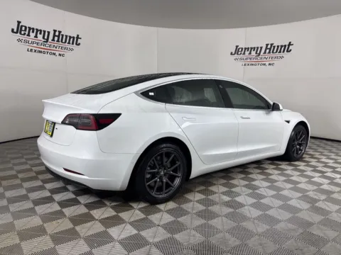 More photos of 2020 Tesla Model 3 Standard Range Plus at Jerry Hunt Supercenter - Lexington, NC