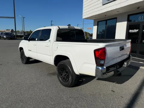 More photos of 2021 Toyota Tacoma SR5 at Jerry Hunt Supercenter - Lexington, NC