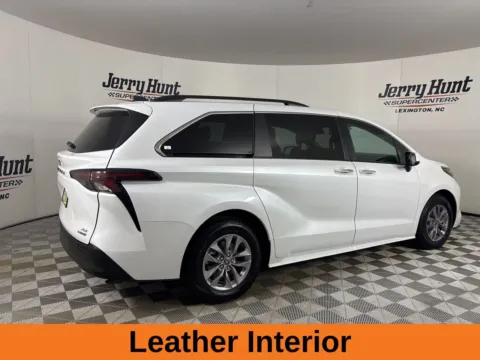 More photos of 2023 Toyota Sienna XLE at Jerry Hunt Supercenter - Lexington, NC