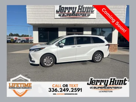 White 2023 Toyota Sienna XLE for sale in Lexington, NC