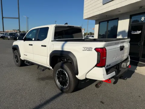 More photos of 2025 Toyota Tacoma Hybrid TRD Off Road at Jerry Hunt Supercenter - Lexington, NC
