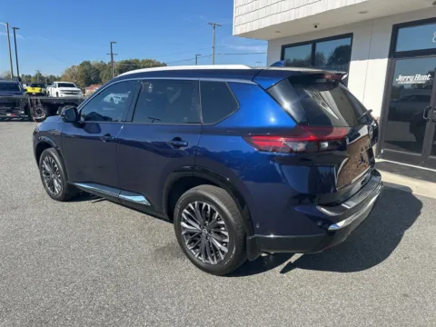 More photos of 2024 Nissan Rogue Platinum at Jerry Hunt Supercenter - Lexington, NC