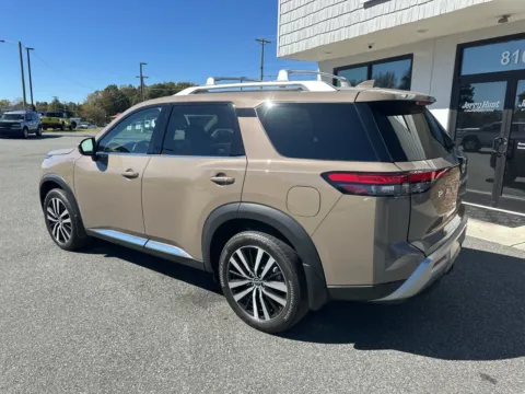 More photos of 2024 Nissan Pathfinder Platinum at Jerry Hunt Supercenter - Lexington, NC