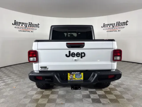 More photos of 2023 Jeep Gladiator Sport at Jerry Hunt Supercenter - Lexington, NC
